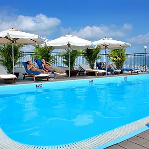 Galliot Hotel